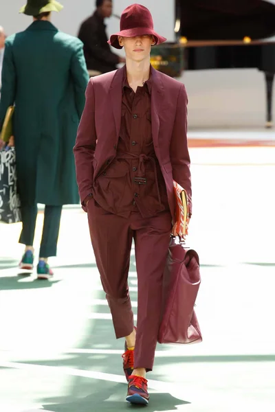 Look 14
